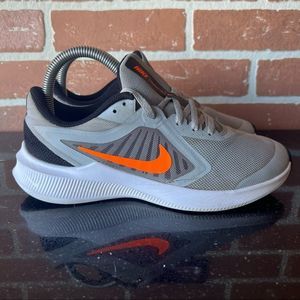 Nike Downshifter 10 Shoes Womens Size 6.5 (5Y) Athletic Sneakers Gray